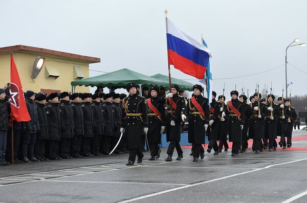 Церемония подъема флага на корабле противоминной обороны Александр Обухов в Санкт-Петербурге Церемония подъема флага на корабле противоминной обороны Александр Обухов в Санкт-Петербурге