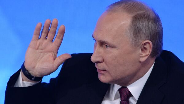 Президент РФ Владимир Путин на двенадцатой большой ежегодной пресс-конференции в Центре международной торговли на Красной Пресне. 23 декабря 2016 Президент РФ Владимир Путин на двенадцатой большой ежегодной пресс-конференции в Центре международной торговли на Красной Пресне. 23 декабря 2016