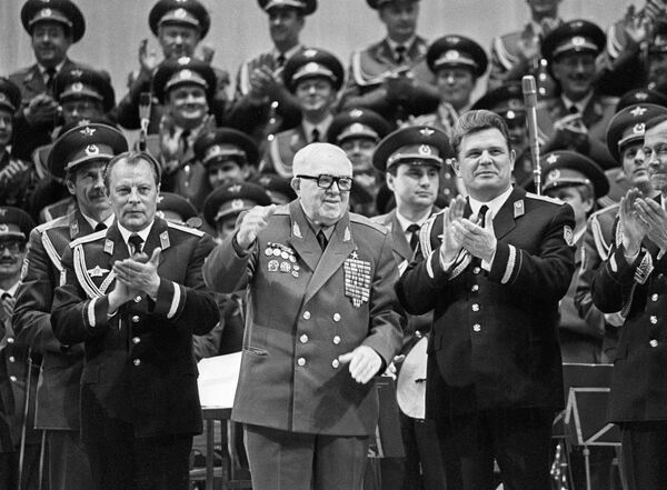 Выступление Академического дважды Краснознаменного им.А.В.Александрова ансамбля песни и пляски Советской Армии Выступление Академического дважды Краснознаменного им.А.В.Александрова ансамбля песни и пляски Советской Армии