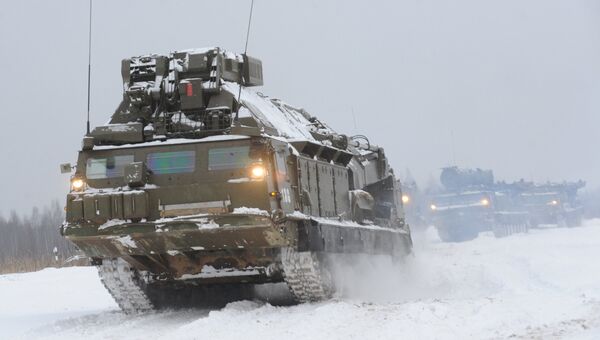 Батарея зенитно-ракетного комплекса C-300В. Архивное фото Батарея зенитно-ракетного комплекса C-300В. Архивное фото