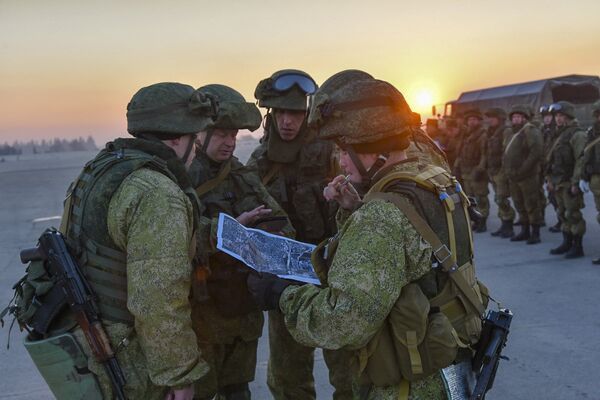 Военные инженеры ВС РФ во время работ по разминированию восточных районов Алеппо Военные инженеры ВС РФ во время работ по разминированию восточных районов Алеппо