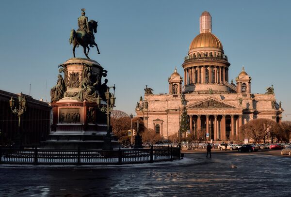 Памятник Николаю I у Исаакиевскиевского собора в Санкт-Петербурге Памятник Николаю I у Исаакиевскиевского собора в Санкт-Петербурге