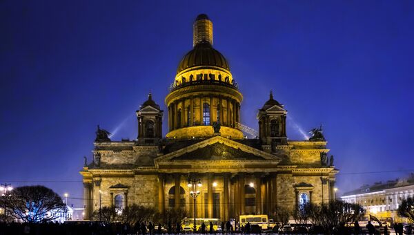 Исаакиевский собор в Санкт-Петербурге. Архивное фото Исаакиевский собор в Санкт-Петербурге. Архивное фото