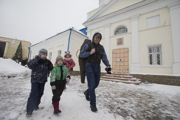 Детская секция практической стрельбы клуба Сретение при Церкви Казанской иконы Божией Матери села Молоково Детская секция практической стрельбы клуба Сретение при Церкви Казанской иконы Божией Матери села Молоково