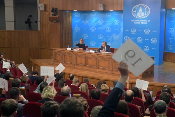 Министр иностранных дел РФ Сергей Лавров на пресс-конференции по итогам деятельности российской дипломатии в 2016 году. 17 января 2017 Министр иностранных дел РФ Сергей Лавров на пресс-конференции по итогам деятельности российской дипломатии в 2016 году. 17 января 2017
