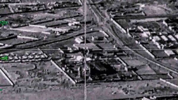 Уничтожение объектов террористов ударом самолета Ту-22М3 ВКС России в сирийской провинции Дейр-Эз-Зор Уничтожение объектов террористов ударом самолета Ту-22М3 ВКС России в сирийской провинции Дейр-Эз-Зор