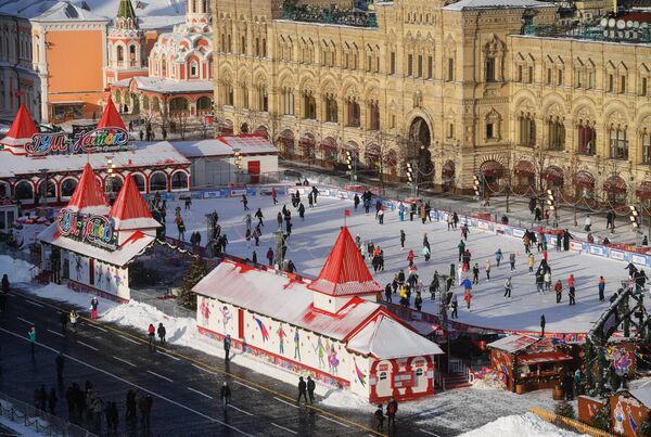Гум-каток на Красной площади в Москве Гум-каток на Красной площади в Москве