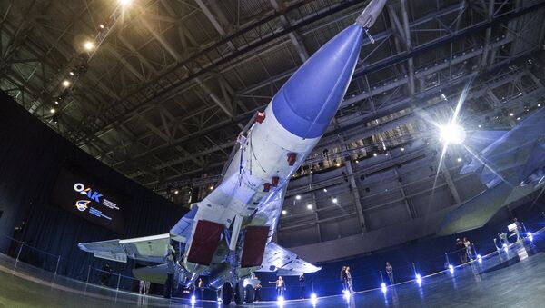 Авиационный комплекс МиГ-35 на презентации на территории Производственного комплекса № 1 АО РСК “МиГ” в Луховицах Московской области Авиационный комплекс МиГ-35 на презентации на территории Производственного комплекса № 1 АО РСК “МиГ” в Луховицах Московской области
