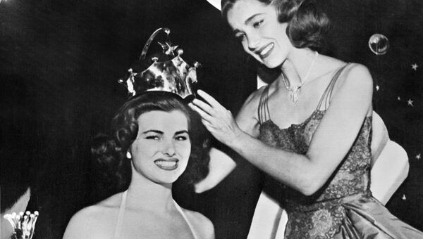 Мисс Вселенная 1953 Кристиан Мартель (Франция) Мисс Вселенная 1953 Кристиан Мартель (Франция)