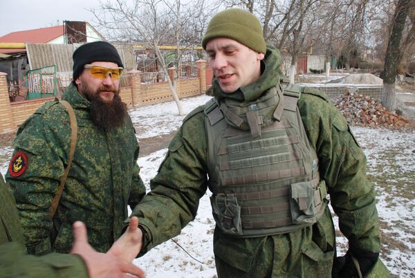 Бойцы народной милиции ДНР в селе Коминтерново Донецкой области Бойцы народной милиции ДНР в селе Коминтерново Донецкой области