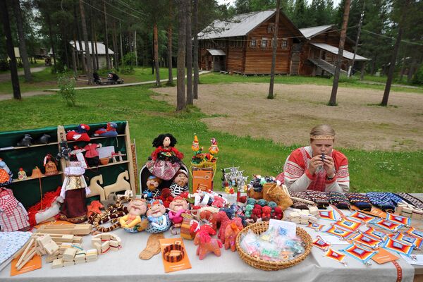 Продажа сувениров на территории Музея-заповедника Малые Корелы в Архангельской области Продажа сувениров на территории Музея-заповедника Малые Корелы в Архангельской области