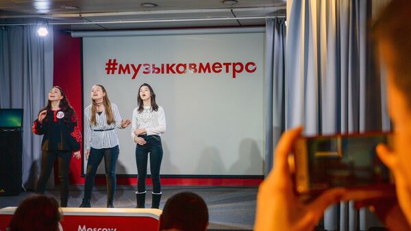 Исполнители проекта Музыка в метро во время прослушивания. Архивное фото Исполнители проекта Музыка в метро во время прослушивания. Архивное фото