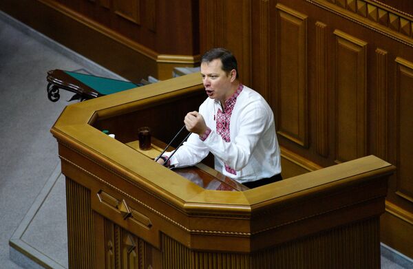 Лидер фракции Радикальной партии Олег Ляшко выступает на заседании Верховной рады Украины Лидер фракции Радикальной партии Олег Ляшко выступает на заседании Верховной рады Украины