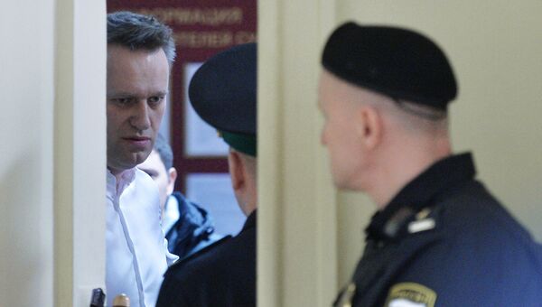 Алексей Навальный в Ленинском районном суде Кирова перед началом оглашения приговора по делу Кировлеса Алексей Навальный в Ленинском районном суде Кирова перед началом оглашения приговора по делу Кировлеса