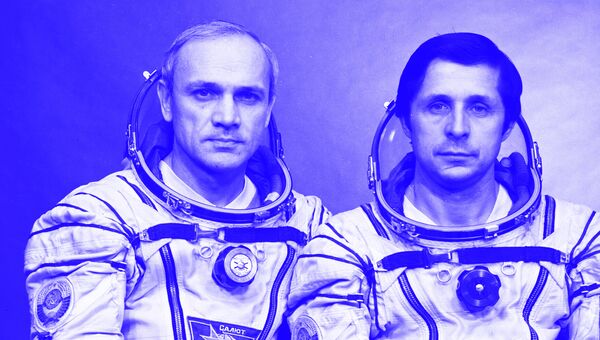 Космонавты Владимир Джанибеков и Виктор Савиных Космонавты Владимир Джанибеков и Виктор Савиных