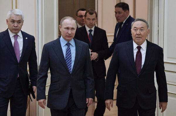 Президент РФ Владимир Путин и президент Республики Казахстан Нурсултан Назарбаев во время встречи в Алма-Ате. 27 февраля 2017 Президент РФ Владимир Путин и президент Республики Казахстан Нурсултан Назарбаев во время встречи в Алма-Ате. 27 февраля 2017