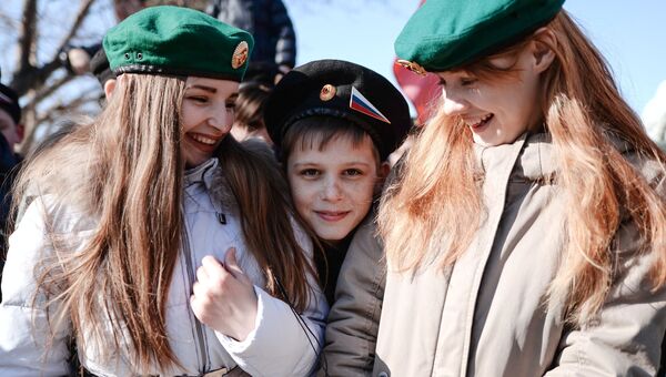 Участники праздничного мероприятия Крымская весна! Мы вместе! в честь третьей годовщины присоединения Крыма с Россией в Новосибирске Участники праздничного мероприятия Крымская весна! Мы вместе! в честь третьей годовщины присоединения Крыма с Россией в Новосибирске