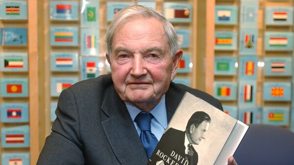 Американский миллиардер Дэвид Рокфеллер на презентации своей книги Мемуары Американский миллиардер Дэвид Рокфеллер на презентации своей книги Мемуары