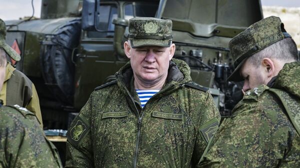 Командующий Воздушно-десантными войсками Андрей Сердюков на учениях в Крыму Командующий Воздушно-десантными войсками Андрей Сердюков на учениях в Крыму