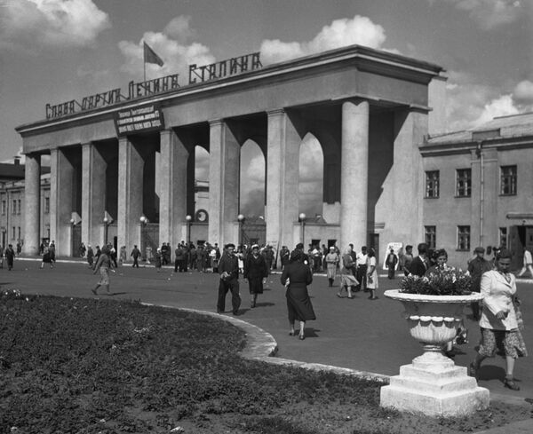 Тракторный завод в волгограде сегодня фото