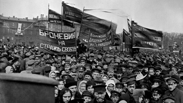 Первомайская демонстрация в Петрограде. 1 мая 1917 года Первомайская демонстрация в Петрограде. 1 мая 1917 года