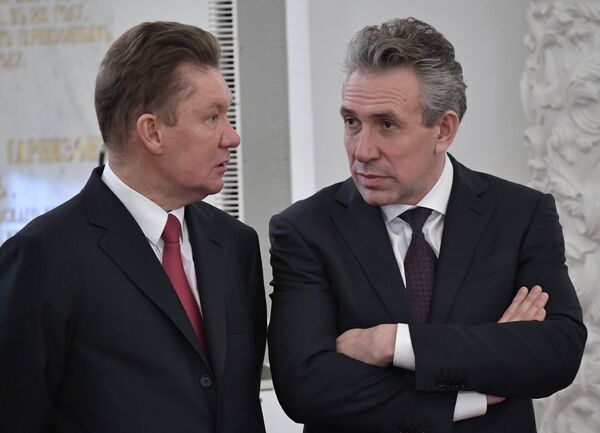 Председатель правления ПАО Газпром Алексей Миллер и председатель Внешэкономбанка Сергей Горьков перед началом встречи президента РФ Владимира Путина и президента Узбекистана Шавката Мирзиеева. 5 апреля 2017 года Председатель правления ПАО Газпром Алексей Миллер и председатель Внешэкономбанка Сергей Горьков перед началом встречи президента РФ Владимира Путина и президента Узбекистана Шавката Мирзиеева. 5 апреля 2017 года