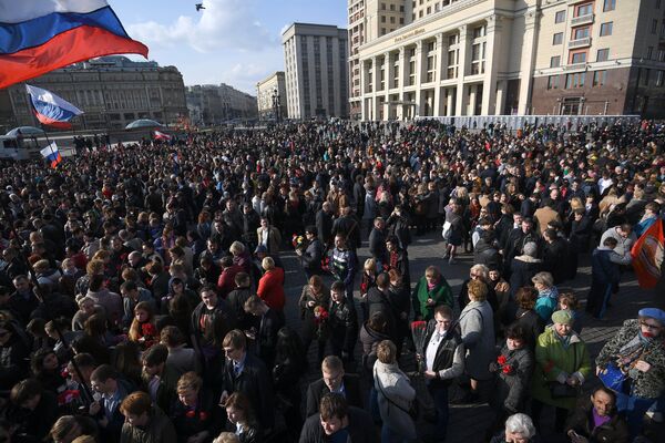 Участники акции памяти и солидарности Питер - Мы с тобой! в Москве Участники акции памяти и солидарности Питер - Мы с тобой! в Москве