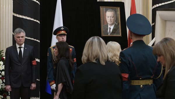 На церемонии прощания с сенатором Вадимом Тюльпановым в Санкт-Петербурге. 7 апреля 2017 На церемонии прощания с сенатором Вадимом Тюльпановым в Санкт-Петербурге. 7 апреля 2017