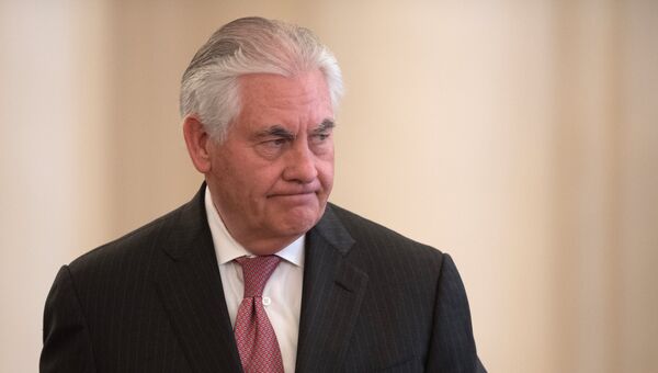 Государственный секретарь США Рекс Тиллерсон во время переговоров в Москве с министром иностранных дер РФ Сергеем Лавровым. Архивное фото Государственный секретарь США Рекс Тиллерсон во время переговоров в Москве с министром иностранных дер РФ Сергеем Лавровым. Архивное фото