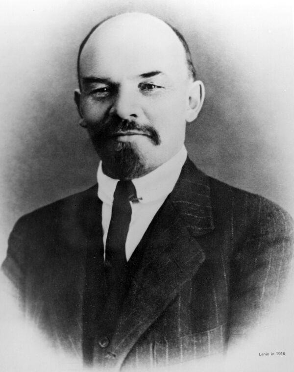 Владимир Ильич Ленин. Цюрих. Швейцария. 1916 год Владимир Ильич Ленин. Цюрих. Швейцария. 1916 год