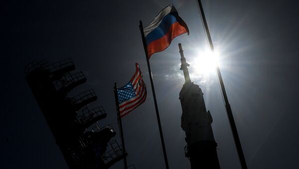 Установка ракеты-носителя Союз-ФГ с пилотируемым кораблем Союз-МС-04 на Гагаринский старт космодрома Байконур Установка ракеты-носителя Союз-ФГ с пилотируемым кораблем Союз-МС-04 на Гагаринский старт космодрома Байконур