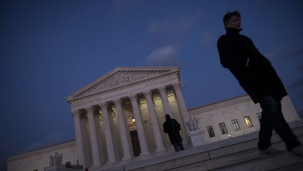 Здание Верховного суда США в Вашингтоне. Архивное фото Здание Верховного суда США в Вашингтоне. Архивное фото