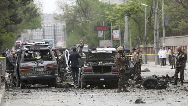 На месте взрыва в районе американского посольства в Кабуле, Афганистан. 3 мая 2017 На месте взрыва в районе американского посольства в Кабуле, Афганистан. 3 мая 2017