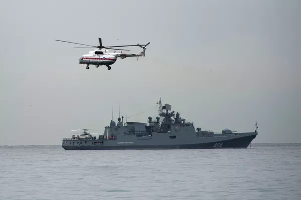 Сторожевой корабль Адмирал Григорович у побережья Черного моря Сторожевой корабль Адмирал Григорович у побережья Черного моря