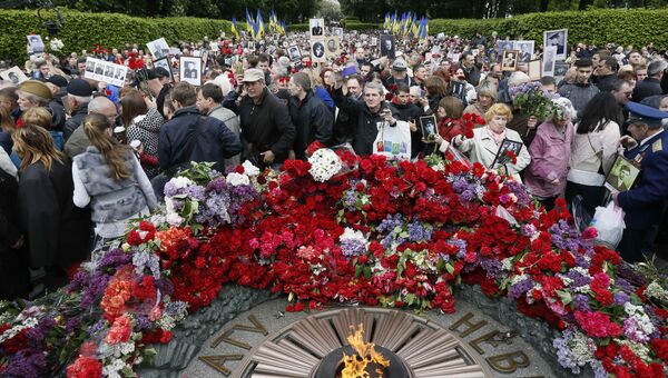 Участники акции Бессмертный полк в Киеве Участники акции Бессмертный полк в Киеве