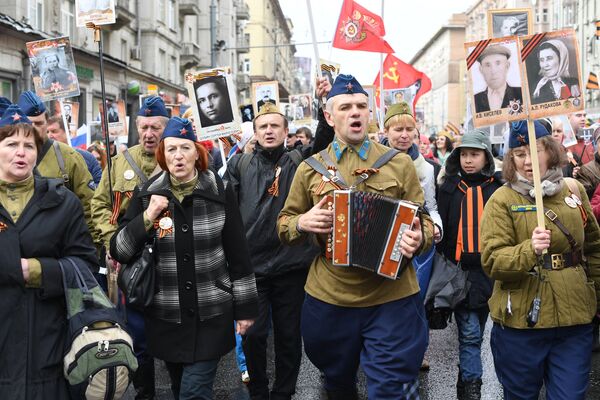 Участники акции Бессмертный полк в Москве Участники акции Бессмертный полк в Москве