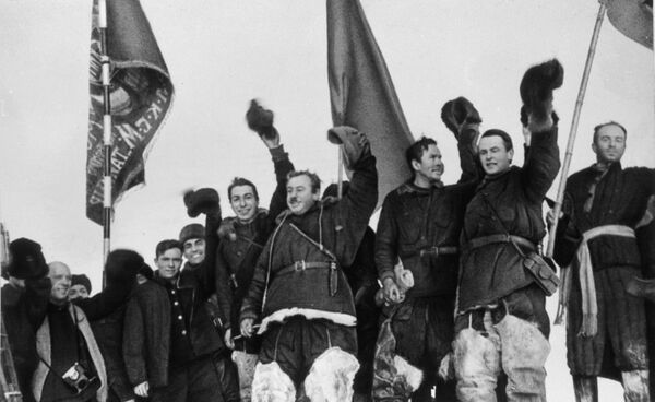 Советская полярная экспедиция Северный полюс-1 Советская полярная экспедиция Северный полюс-1