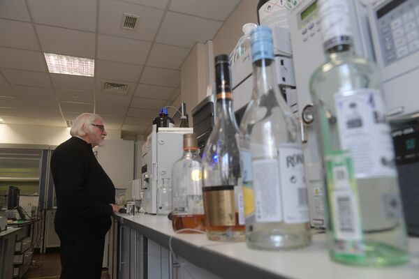 Экспертиза крепких алкогольных напитков Экспертиза крепких алкогольных напитков