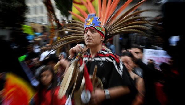 Марш коренных народов Америки против строительства газопровода Dakota Access Марш коренных народов Америки против строительства газопровода Dakota Access