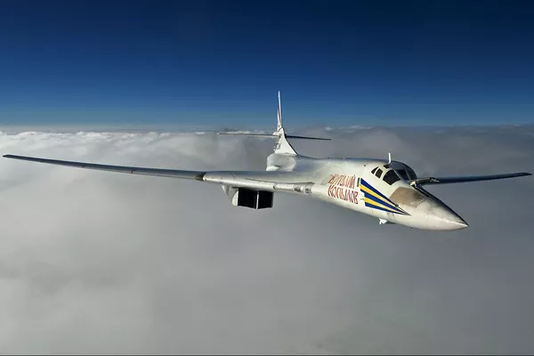 Cтратегический бомбардировщик-ракетоносец Ту-160 Cтратегический бомбардировщик-ракетоносец Ту-160