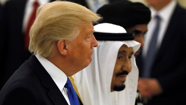 Дональд Трамп и король Саудовской Аравии Салман. Архивное фото Дональд Трамп и король Саудовской Аравии Салман. Архивное фото