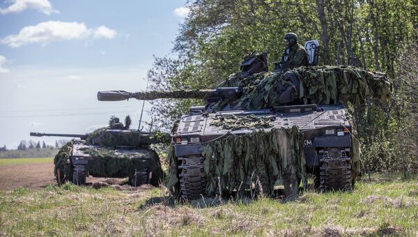 Силы обороны Эстонии совместно с союзниками НАТО во время военных учений Весенний шторм-2017 в Эстонии. 23 мая 2017 Силы обороны Эстонии совместно с союзниками НАТО во время военных учений Весенний шторм-2017 в Эстонии. 23 мая 2017