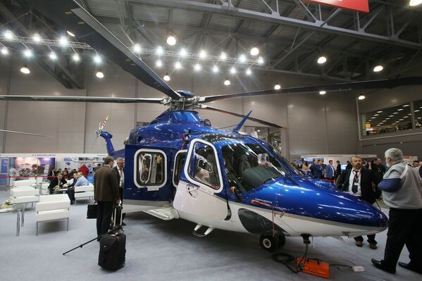 Двухмоторный многоцелевой вертолёт AgustaWestland AW139 на X международной выставке вертолетной индустрии HeliRussia в Международном выставочном центре Крокус Экспо в Москве Двухмоторный многоцелевой вертолёт AgustaWestland AW139 на X международной выставке вертолетной индустрии HeliRussia в Международном выставочном центре Крокус Экспо в Москве