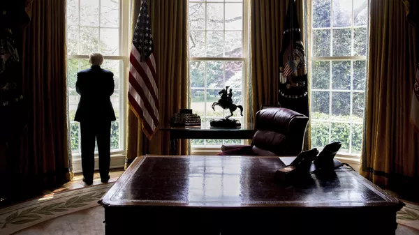 Президент США Дональд Трамп в Овальном кабинете Белого дома