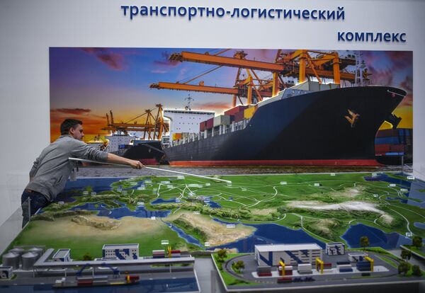 Стенд транспортно-логистического комплекса в Экспофоруме накануне открытия Санкт-Петербургского международного экономического форума 2017 Стенд транспортно-логистического комплекса в Экспофоруме накануне открытия Санкт-Петербургского международного экономического форума 2017