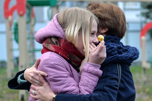 Главное - сохранять спокойствие и стараться поддерживать ребенка, дать ему несколько полезных советов, как решить проблему Главное - сохранять спокойствие и стараться поддерживать ребенка, дать ему несколько полезных советов, как решить проблему