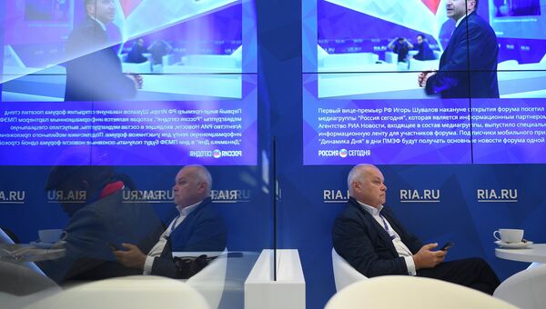 Генеральный директор МИА Россия сегодня Дмитрий Киселев на Санкт-Петербургском международном экономическом форуме 2017 Генеральный директор МИА Россия сегодня Дмитрий Киселев на Санкт-Петербургском международном экономическом форуме 2017