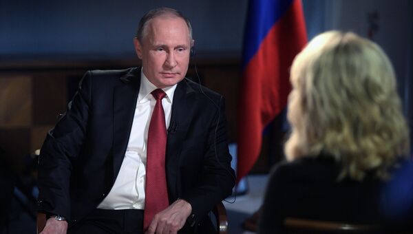 Президент РФ Владимир Путин и телеведущая NBC News Меган Келли во время интервью. 3 июня 2017 Президент РФ Владимир Путин и телеведущая NBC News Меган Келли во время интервью. 3 июня 2017