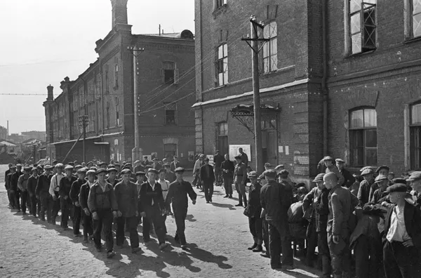 Мобилизация. Новобранцы. Москва, 23 июня 1941 года Мобилизация. Новобранцы. Москва, 23 июня 1941 года