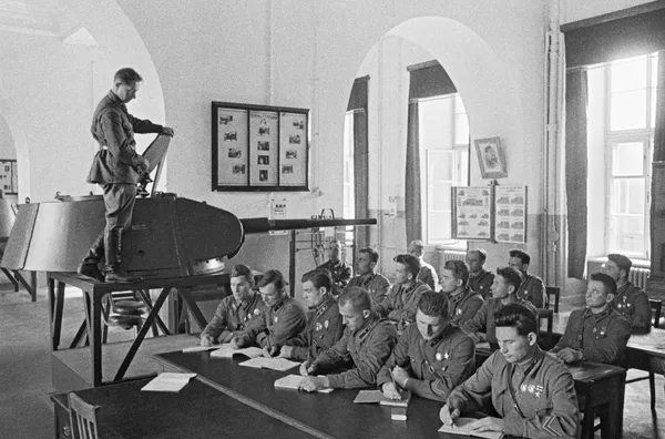 Выпускники Военной Академии им. Сталина Выпускники Военной Академии им. Сталина